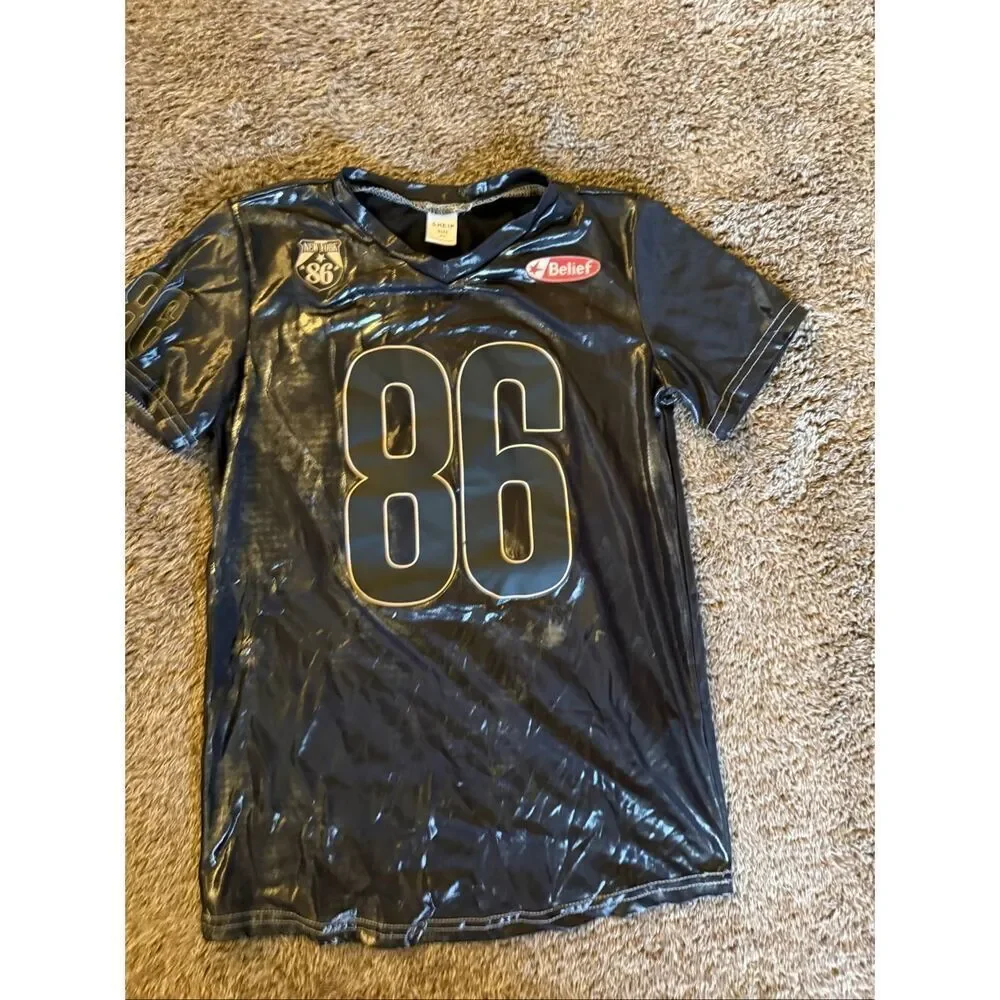 Shein brand black football-style jersey “NEW YORK 86